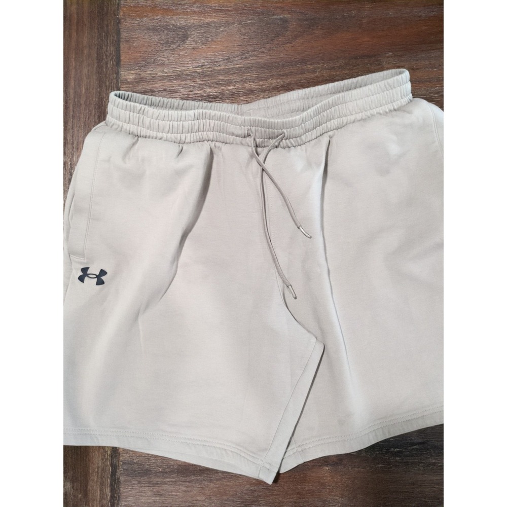 Under Armour Men's Shorts Large Tan